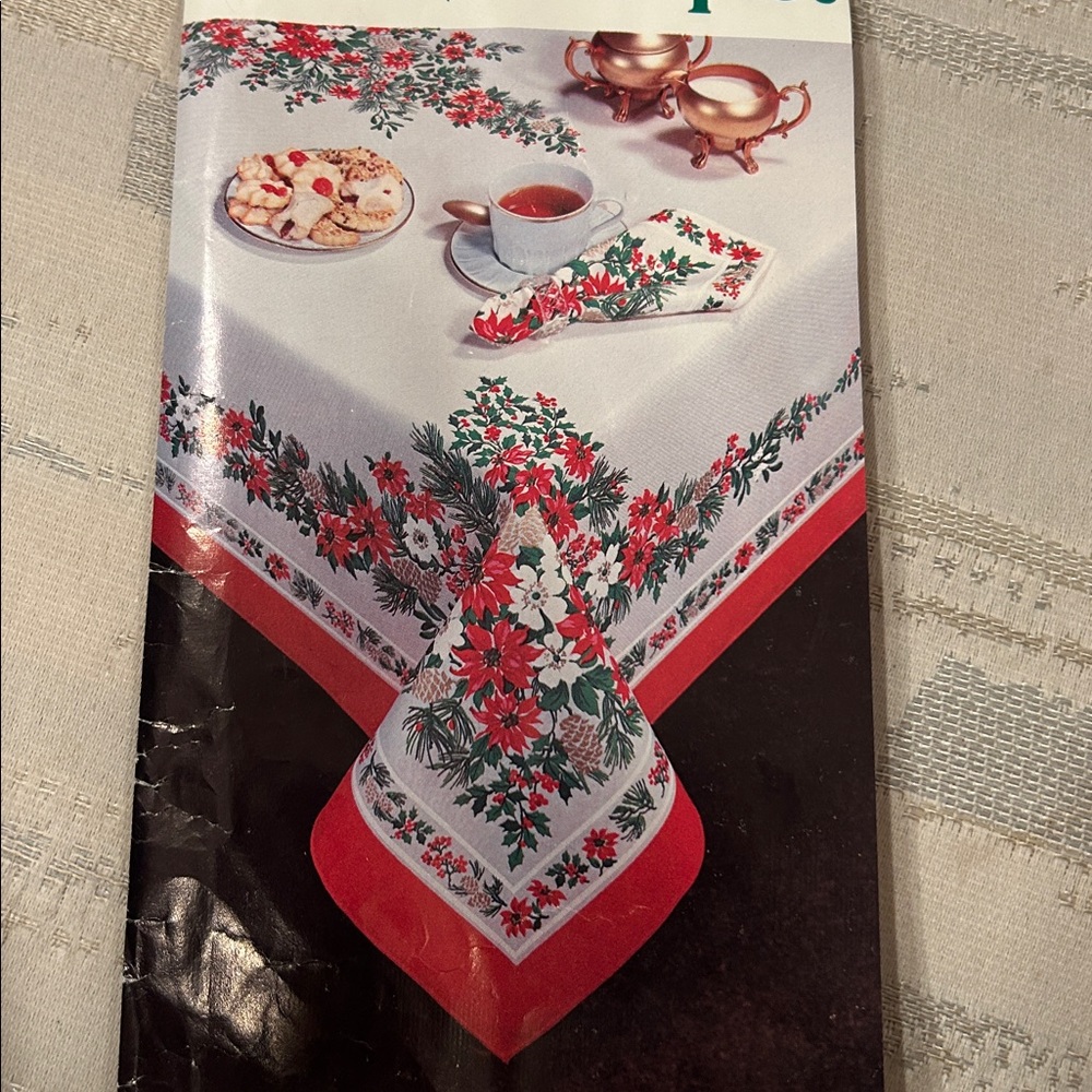 New Golden Bouquet Christmas Floral Table Runner by Sunweave 17”x 70” 43 x 178cm